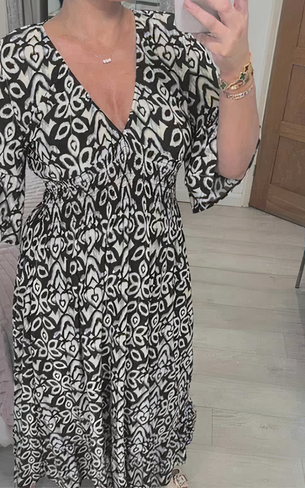 Verführerisches Blumenkleid - Essie