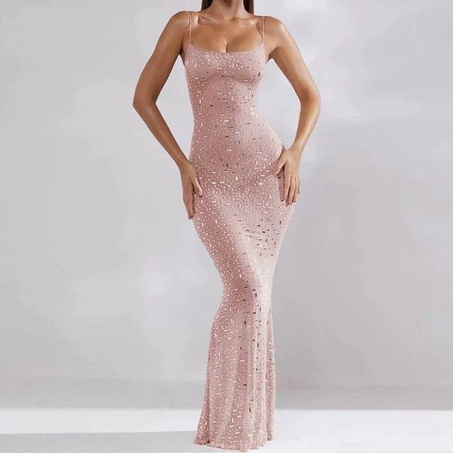 Glitzerndes, figurbetontes Maxikleid für den Abschlussball