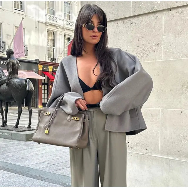 Eleganter Avelena Blazer mit V-Ausschnitt und einreihigen Knöpfen