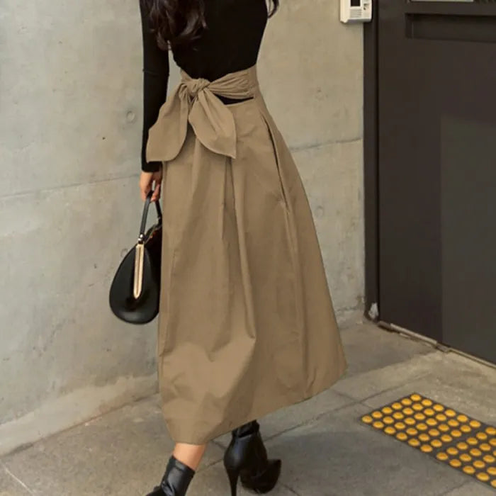 Krohn-e | Hohe Taille Midi Rock mit Schleifendetail