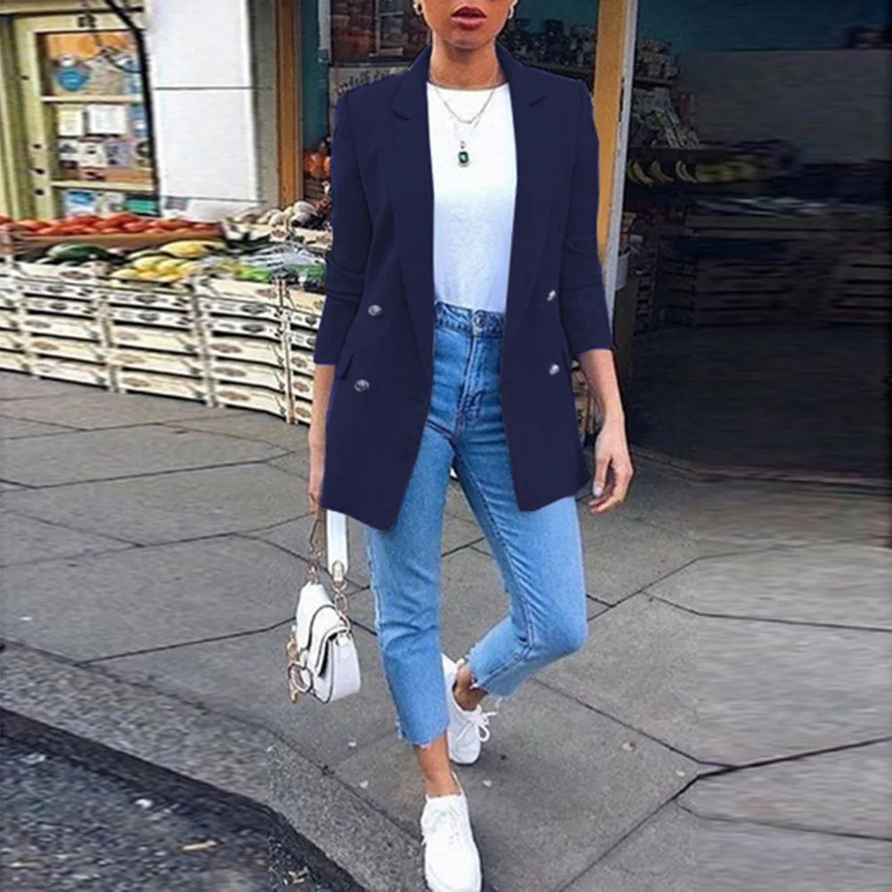 Avelena: Modischer Streetwear-Blazer mit besonderen Design-Elementen