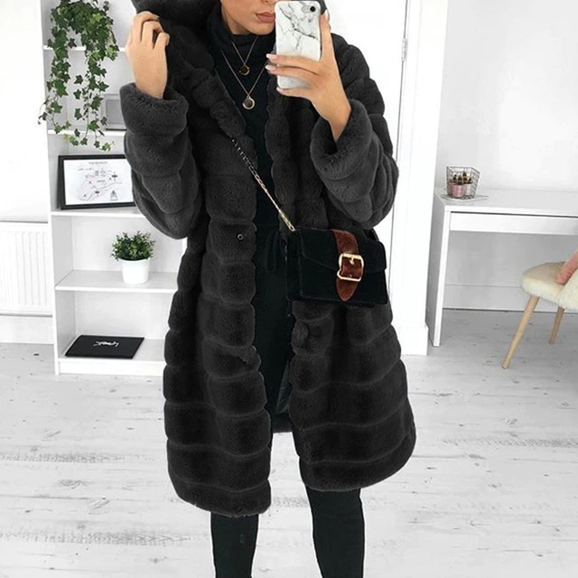 Ciah: Warme Winterjacke mit Kapuze