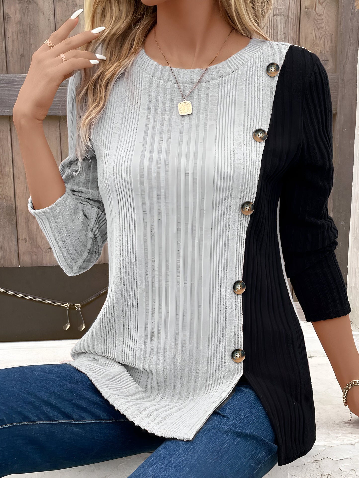 Kaja: Lightweight Elegant T-Shirt