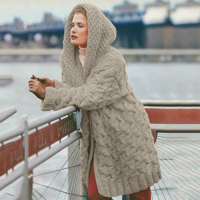 Krohn-e | Langer Strickjacke mit Kapuze