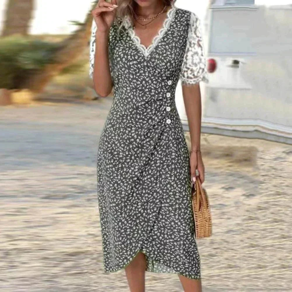 Mia: Elegantes Spitzenkleid