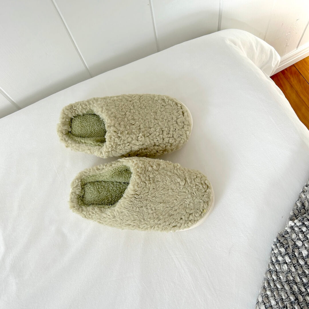 Kuschelige Pantoffeln im skandinavischen Stil für Damen