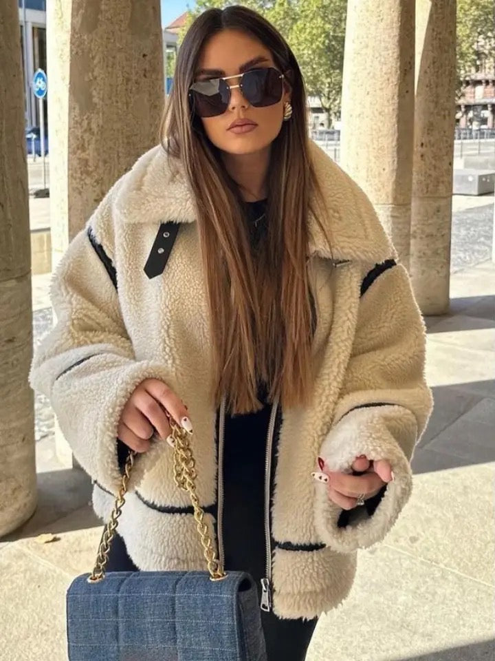 Krohn-e | Vielseitige Teddyjacke für Frauen