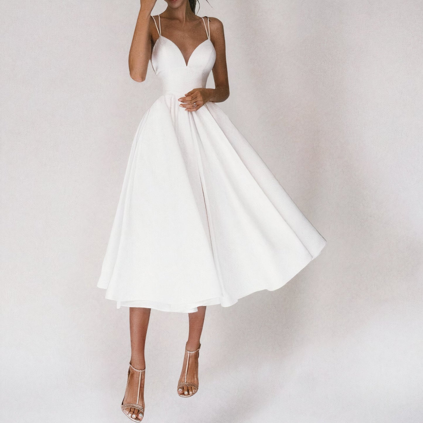 Schickes Kleid mit V-Ausschnitt – Inna