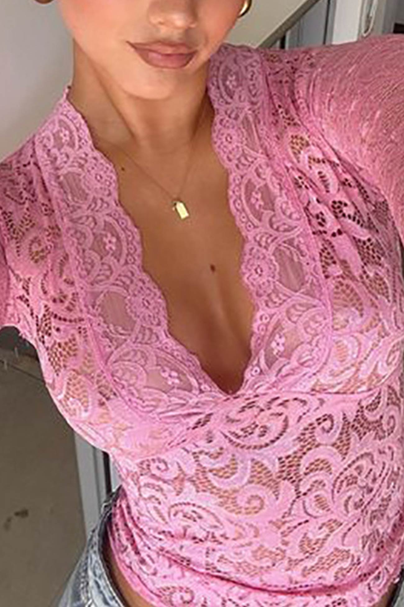 Fudus Oberteile mit V-Ausschnitt und ausgestellten Ärmeln