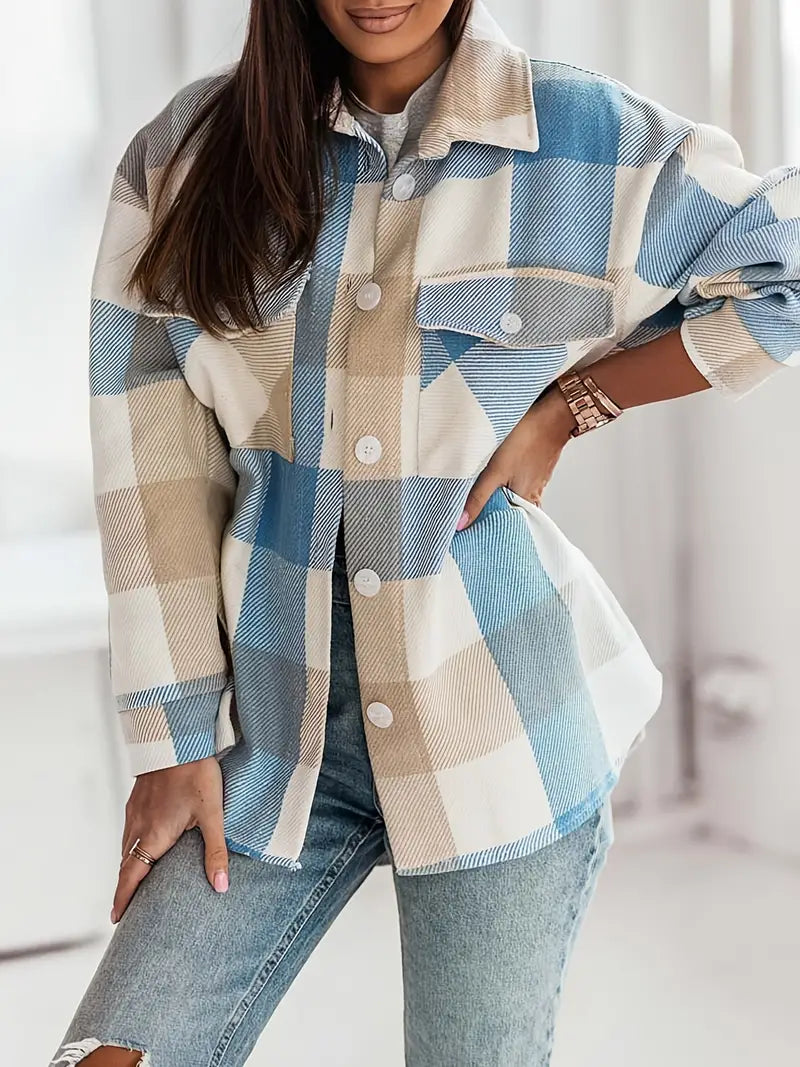 Keira: Klassische Damenjacke mit Knöpfen