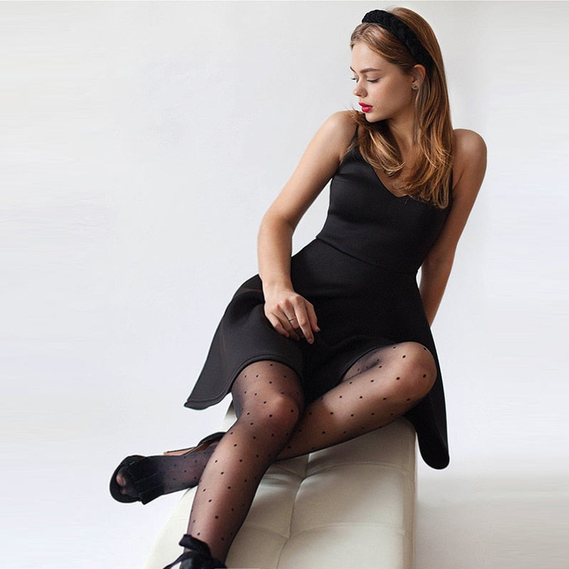 Lindas kurzes Kleid im Sling-Stil