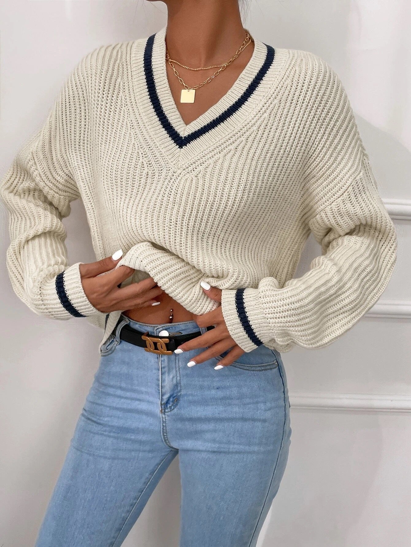 Fudus College V-Neck Pullover with Patchwork