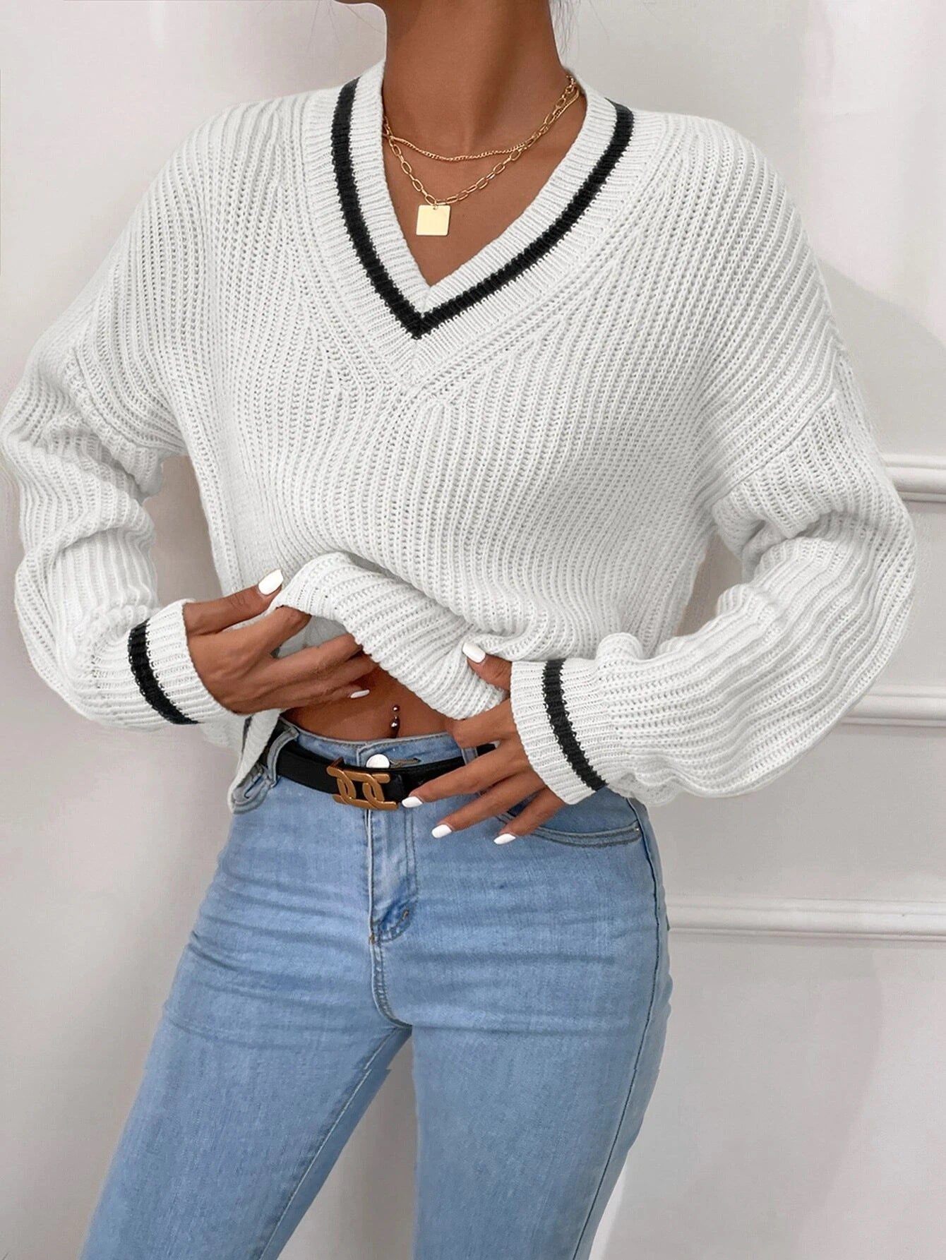 Fudus College V-Neck Pullover with Patchwork
