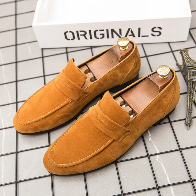 Herrenschuhe aus Wildleder, Slipper