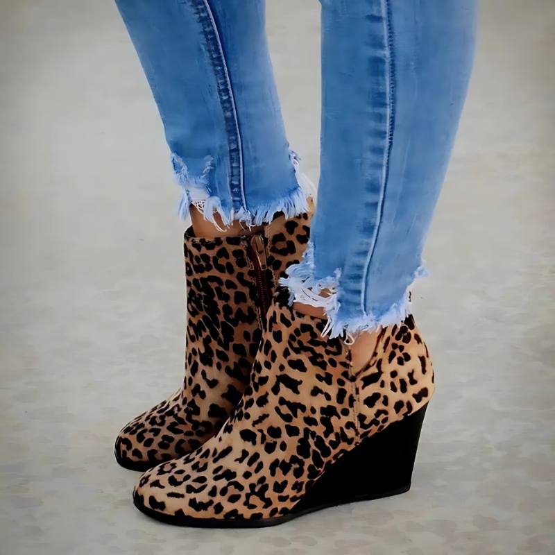 Krohn-e | Stiefeletten - Faux Wildleder - Keilabsatz - Seitenreißverschluss