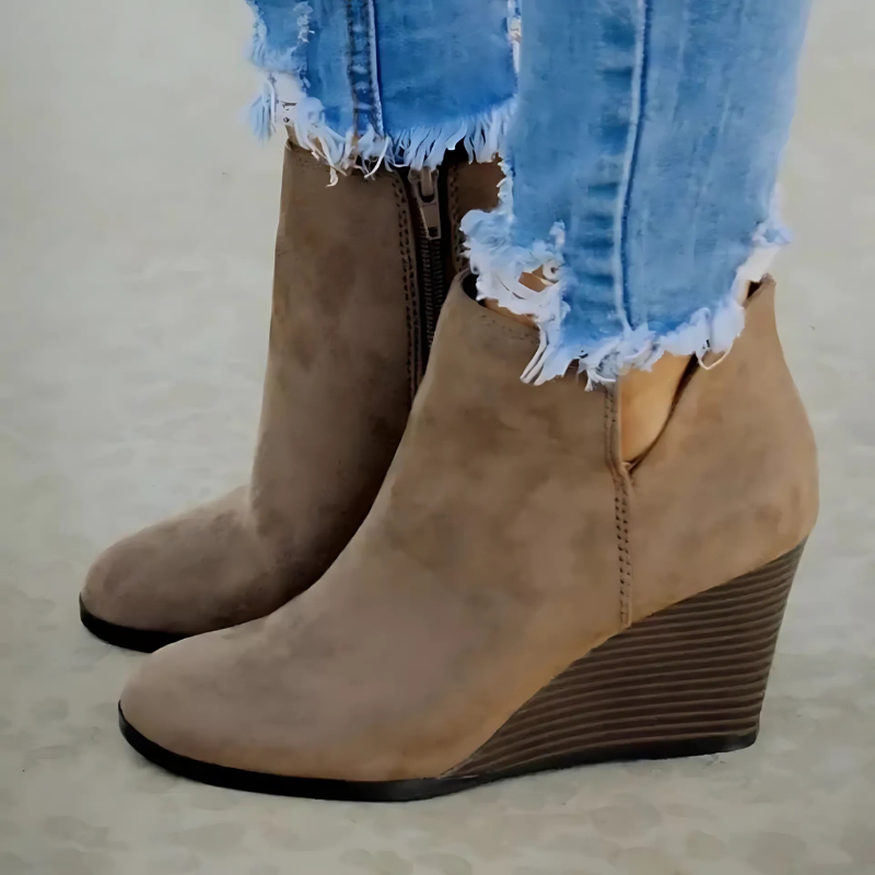 Krohn-e | Stiefeletten - Faux Wildleder - Keilabsatz - Seitenreißverschluss