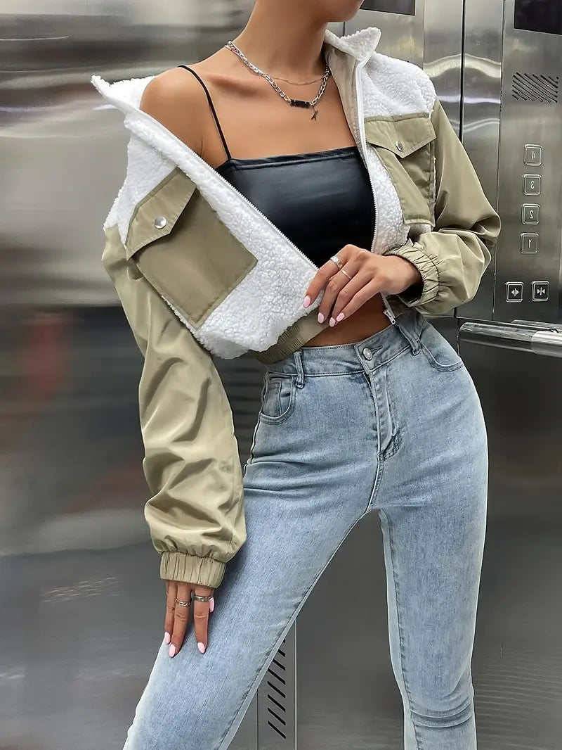 Elegante Teddyjacke mit Farbblock-Patchwork, Reißverschluss und Pattentasche von Shisara