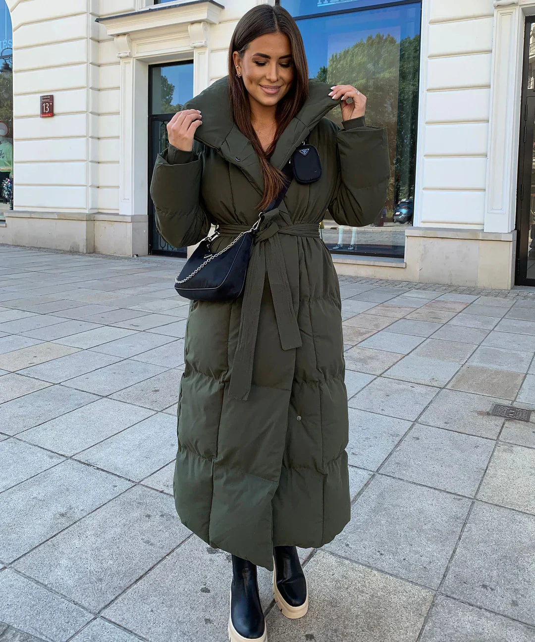 Mellody: Langer, eleganter Mantel mit Gürtel