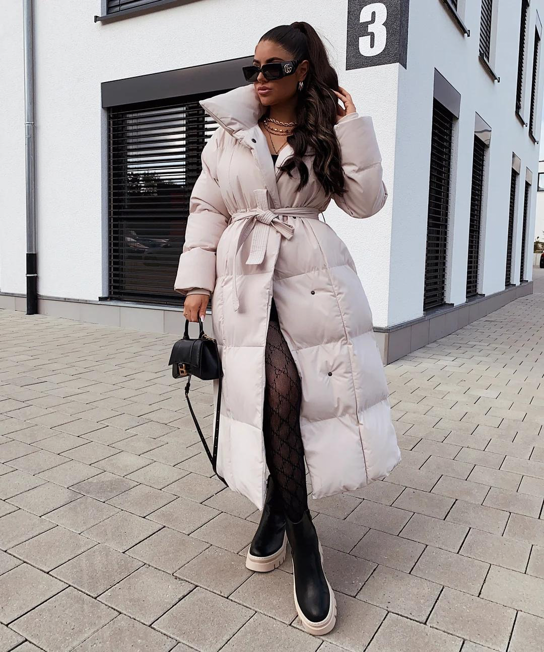 Mellody: Langer, eleganter Mantel mit Gürtel