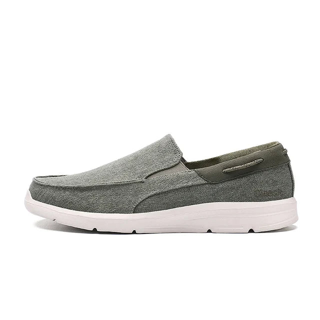 Leichte AirWalk Herren Canvas Slip-Ons für den Sommer
