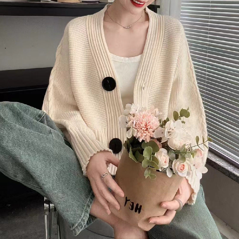 Damen modische Strickjacke mit großen Knöpfen und seitlich offenen Ärmeln Krohn-e