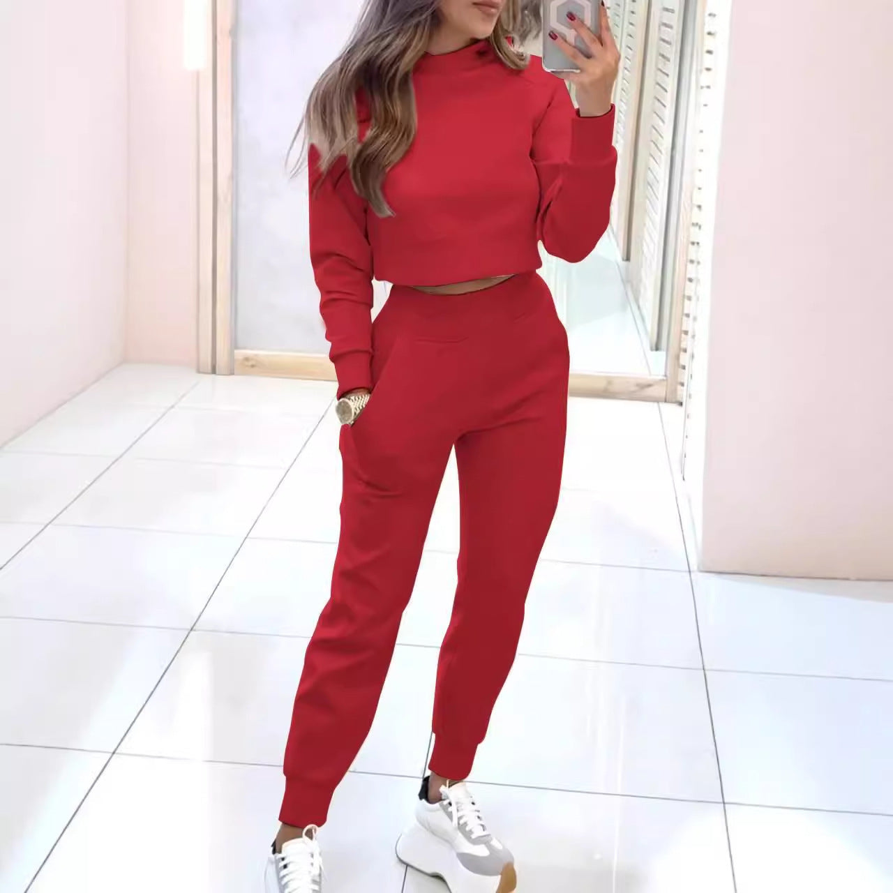 Damen Sportliches Loungewear-Set mit modischem Cropped-Oberteil und bequemen Jogginghosen Krohn-e