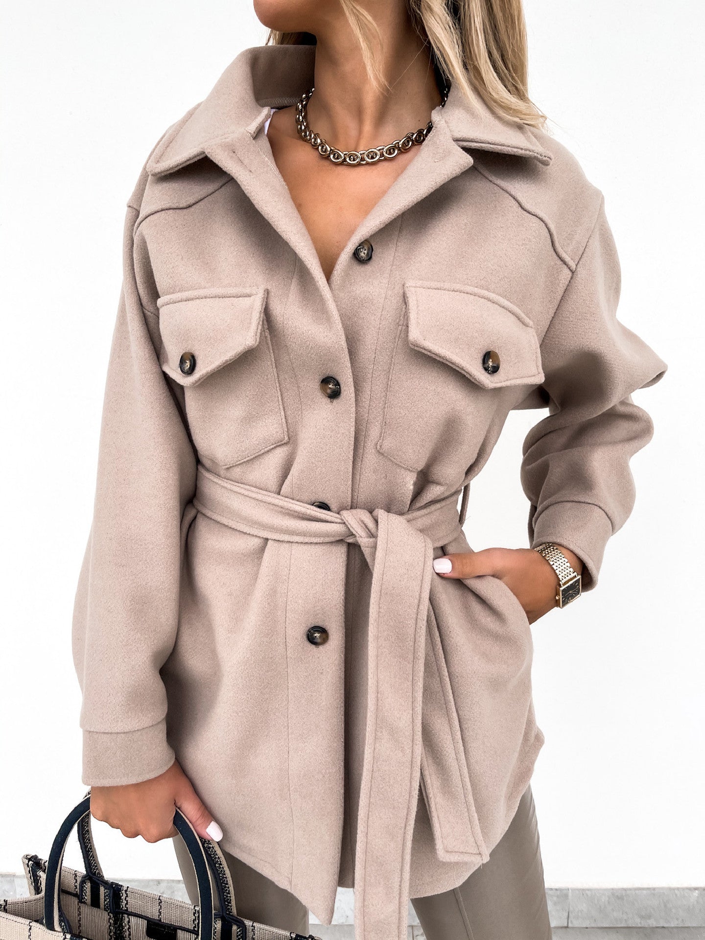 Damen Modische Overshirt-Jacke mit aufgesetzten Taschen und Knopfverschluss Krohn-e