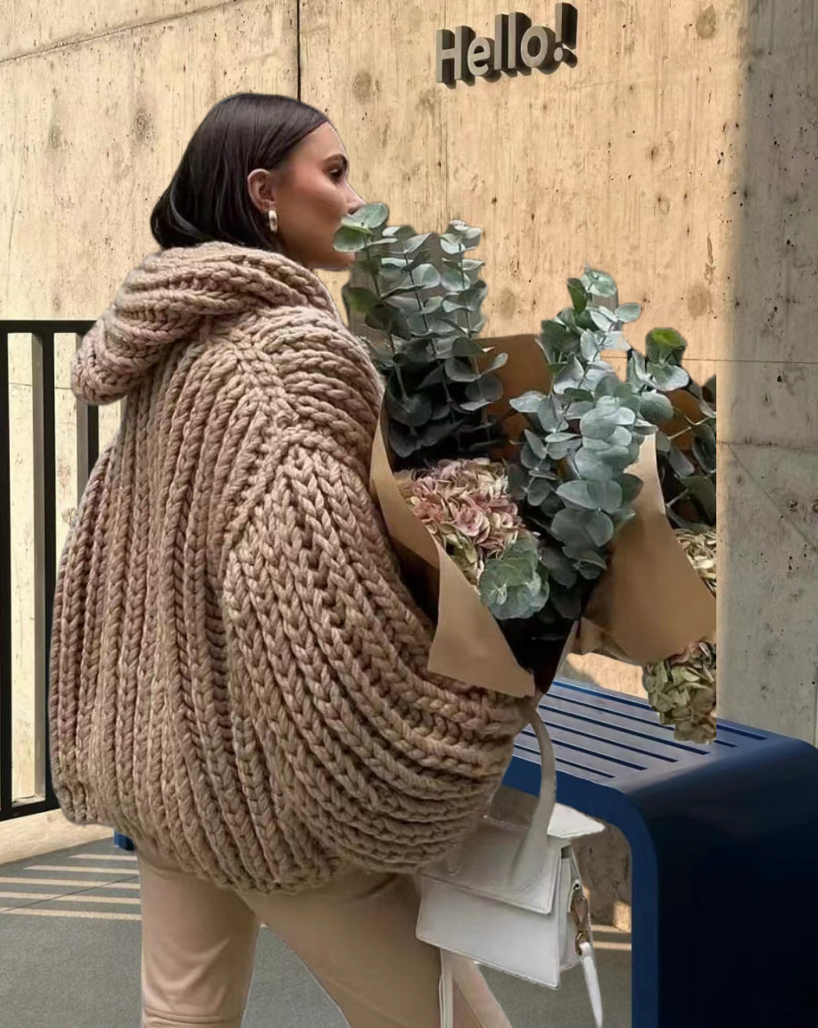 Damen Grobstrick-Hoodiejacke mit oversized Passform und tiefem Kragen Krohn-e