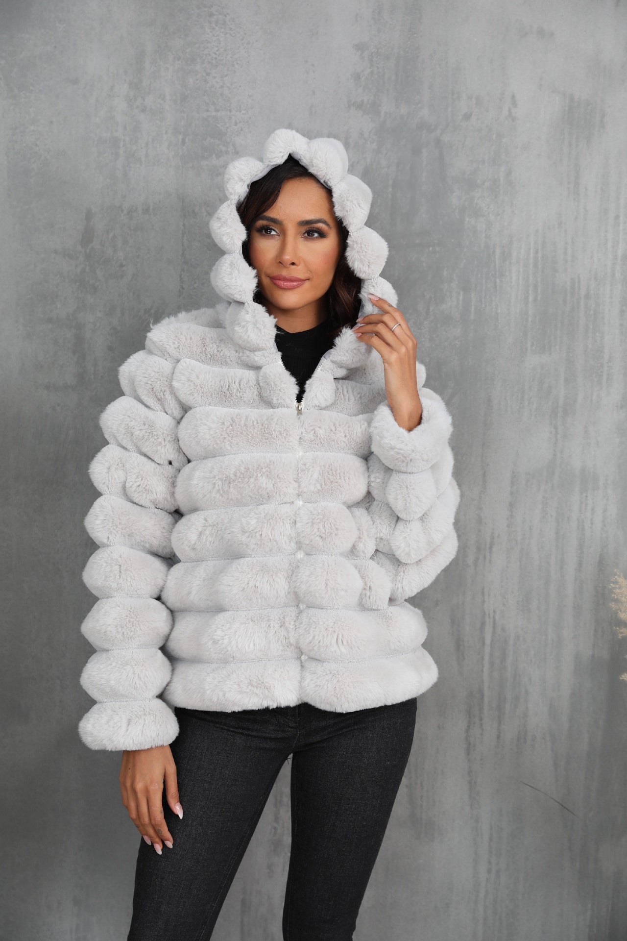 Damen Modische Kapuzenjacke aus Kunstfell mit strukturiertem Muster Krohn-e