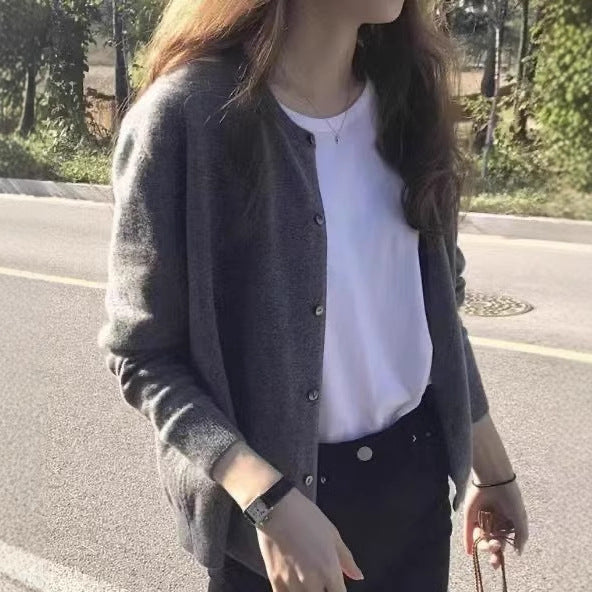 Damen kuschelige Strickjacke mit feiner Textur und Knöpfen Krohn-e - Krohn-e