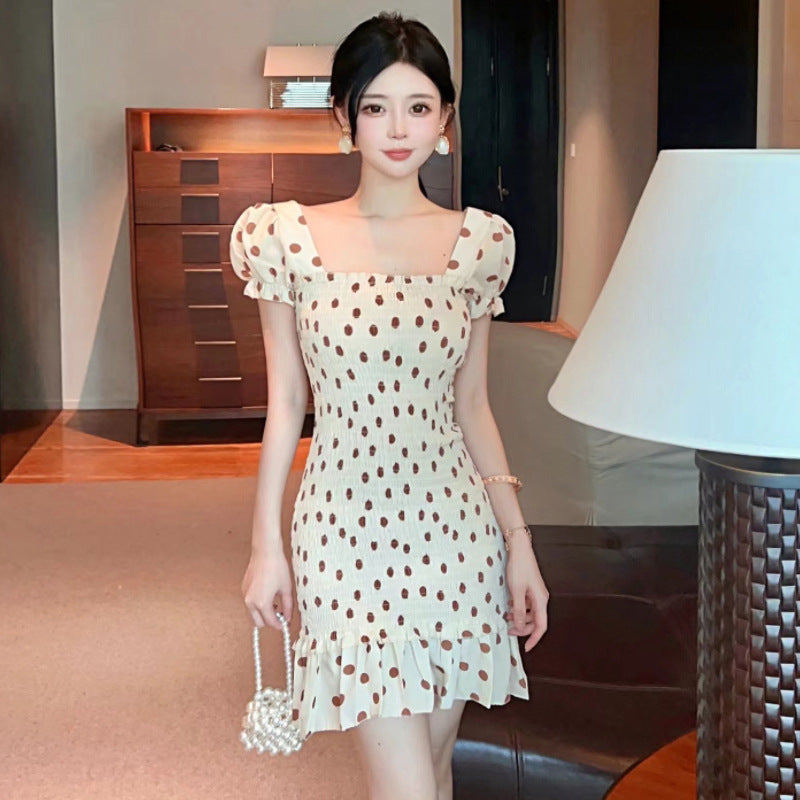 Fudus figurbetontes Meerjungfrauenkleid mit Puffärmeln