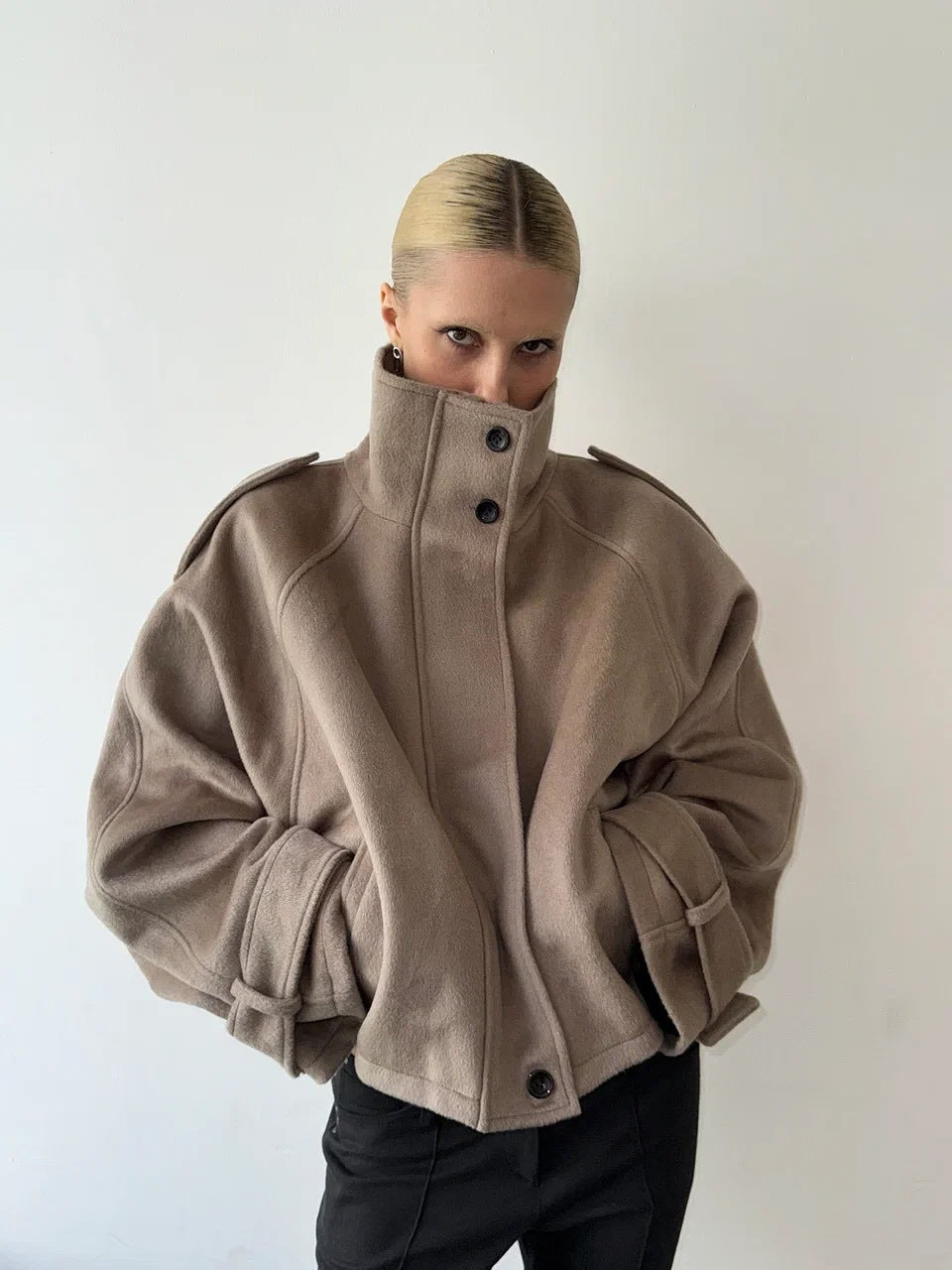 Damen Oversized Wolljacke mit elegantem Schnitt und praktischen Taschen Krohn-e