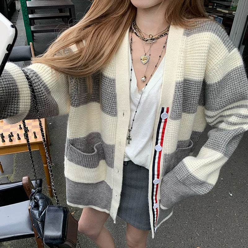 Damen lässiger Strickcardigan mit gestreiftem Muster und praktischen Taschen Krohn-e