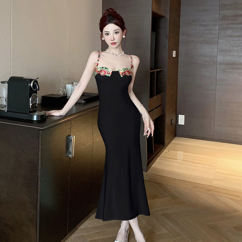 Fudus Blumen-Stickerei Charme Taillenkleid im Meerjungfrau-Stil