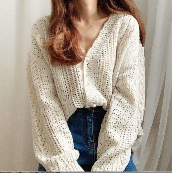 Damen Grobstrickpullover mit modischem V-Ausschnitt und Knopfdetails Krohn-e