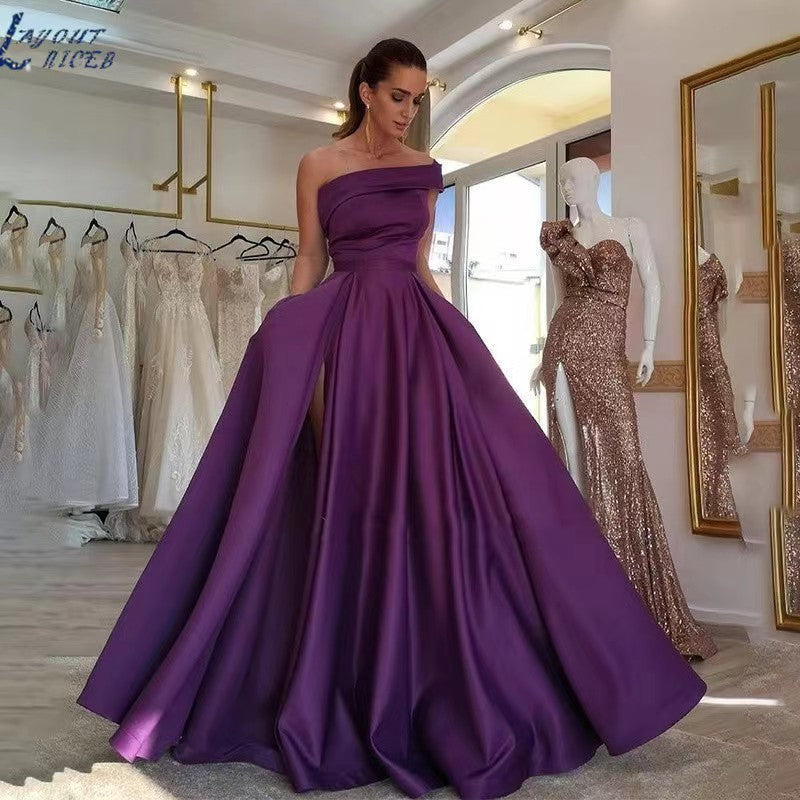 Fudus Elegantes Grünes Kleid mit hohem Beinschlitz