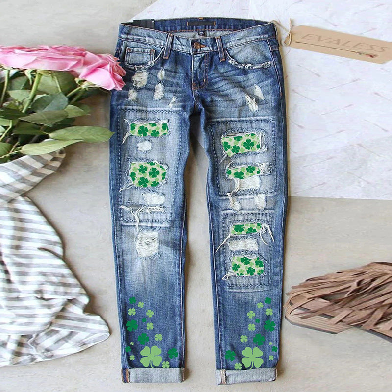 Damen Jeanshose mit fröhlichen Kleeblatt-Prints und modischen Destroyed-Details Krohn-e