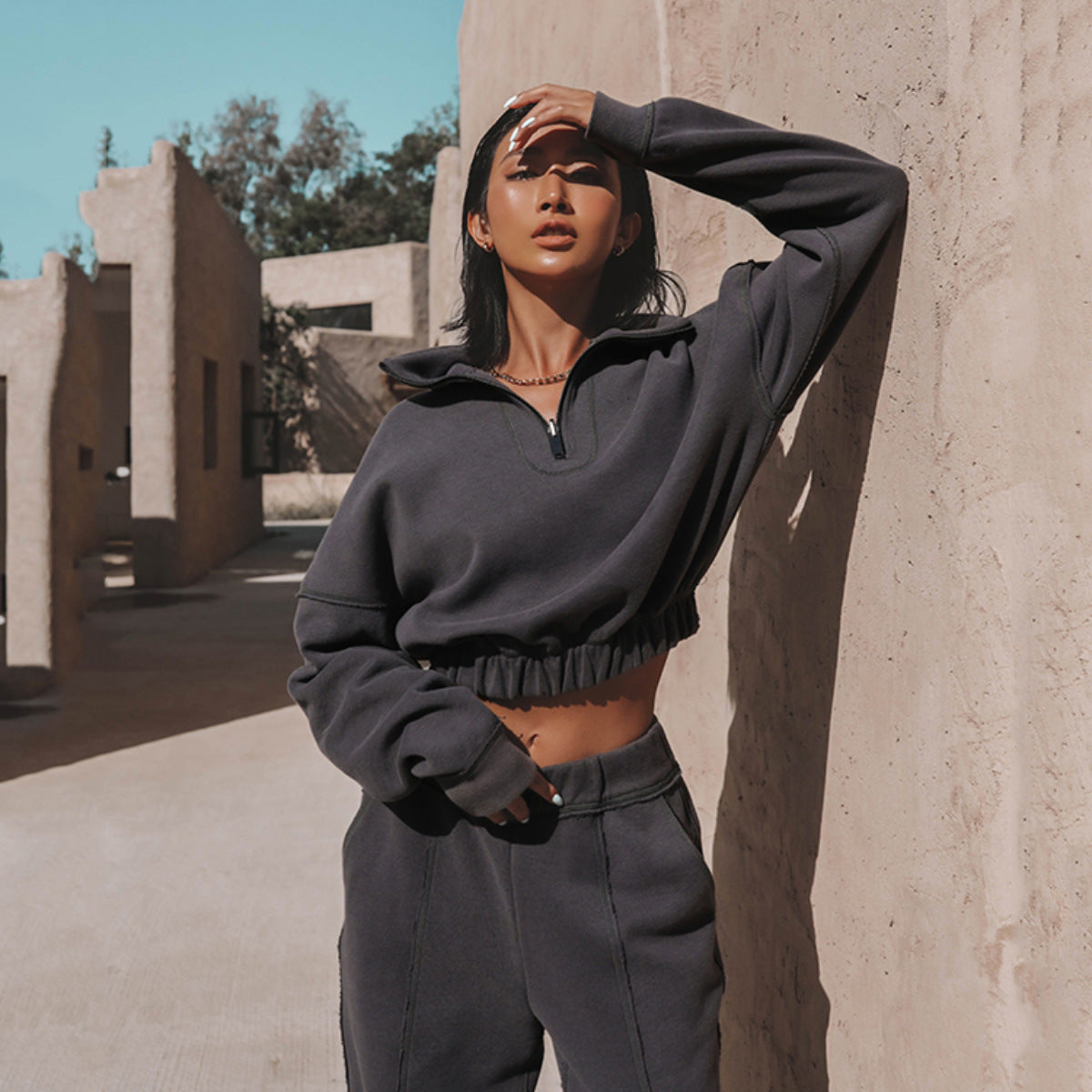 Damen cropped Sweatshirt mit Reißverschluss und Rüschendetails Krohn-e