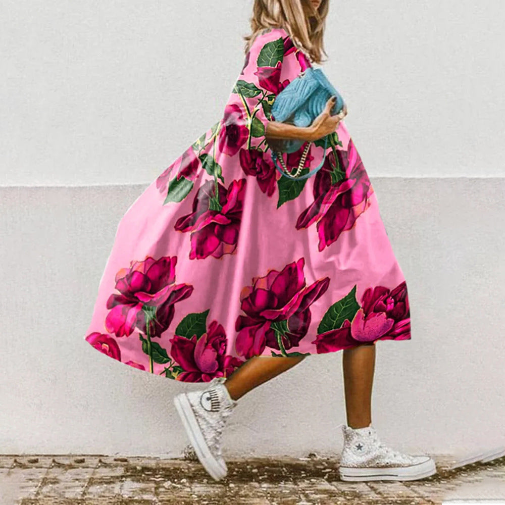 Fudus Kleid mit elegantem Blumenmuster und Dreiviertelärmeln