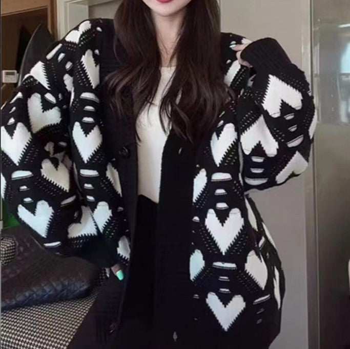 Damen Strickjacke mit einzigartigem Herzmuster und voluminösen Ärmeln Krohn-e