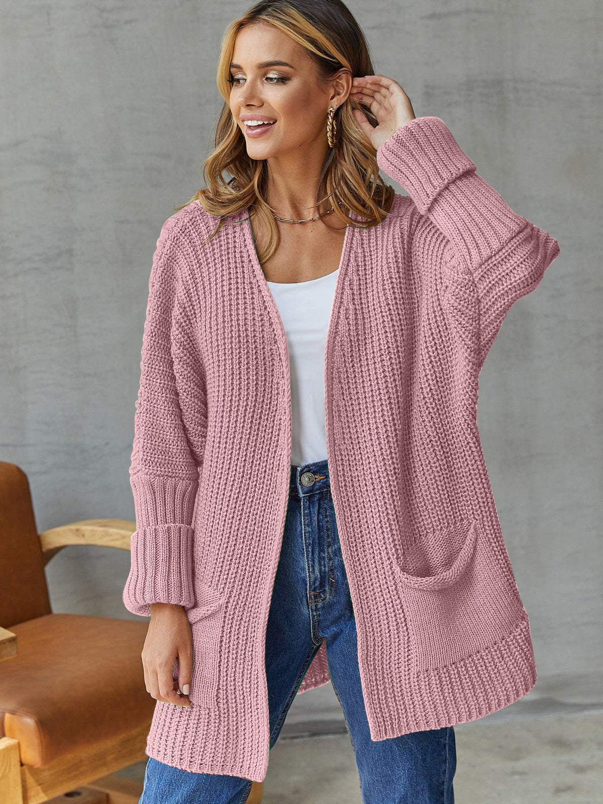 Damen gemütliche Strickjacke mit tiefen Taschen und volumetrischen Ärmeln Krohn-e