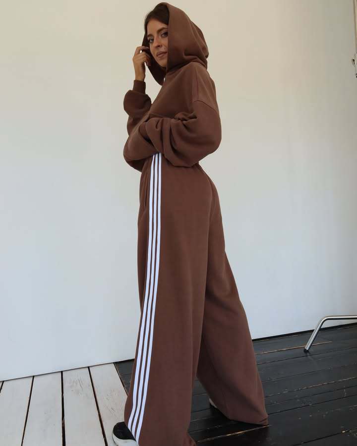 Damen Trendiges Sport-Lounge-Set mit cropped Sweatjacke und weit geschnittenen Jogginghosen Krohn-e