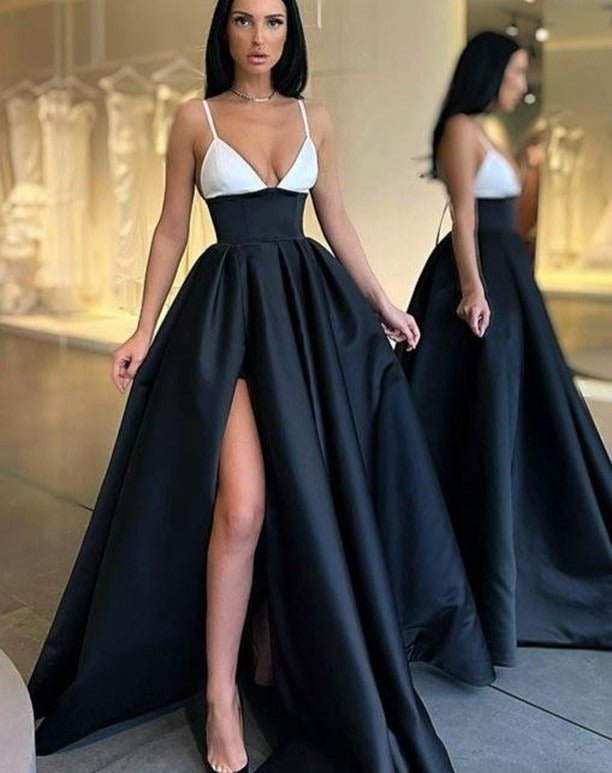 Glamouröses Abendkleid mit Schlitz von Fudus