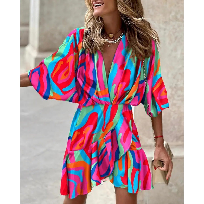 Fudus | Modernes Kleid mit V-Ausschnitt und asymmetrischem Saum