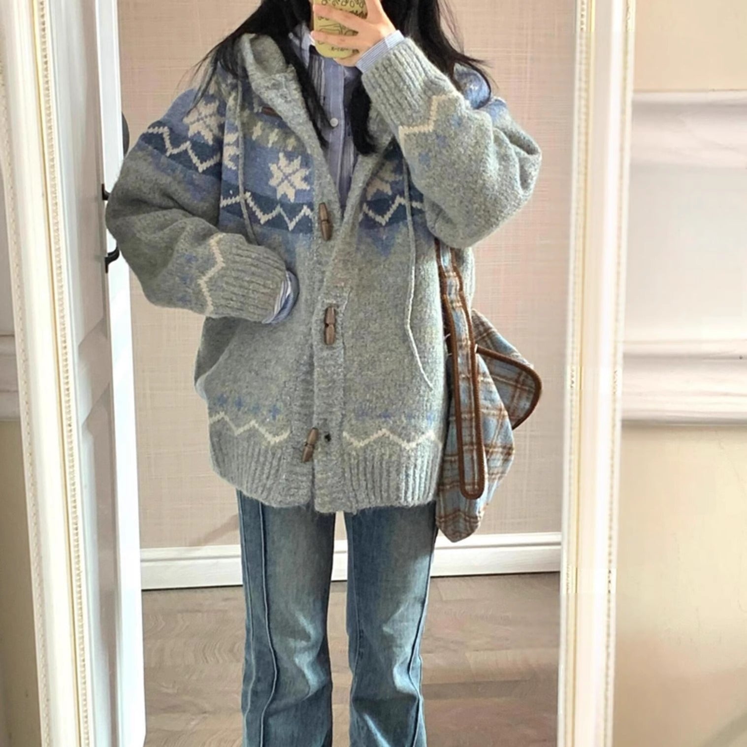 Damen kuschelige Strickjacke mit hohem Kragen und Ornamenten Krohn-e - Krohn-e