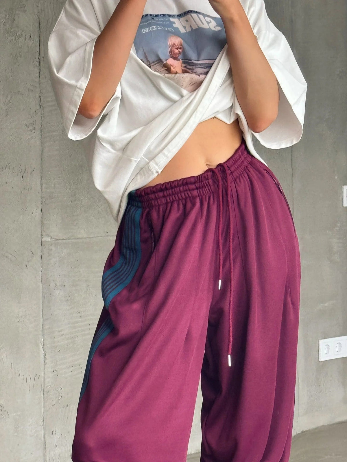 Damen weite Sporthose mit diagonalen Streifen Krohn-e