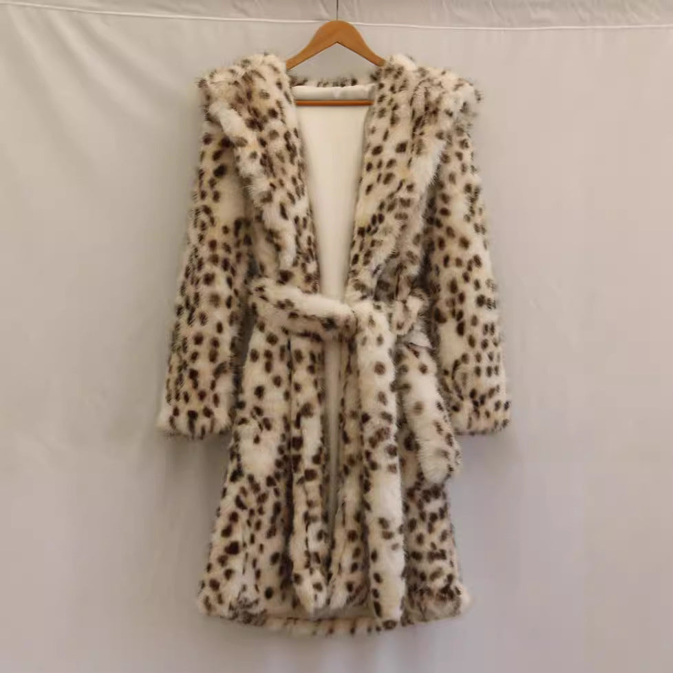 Damen Fleece Bademantel mit Kapuze und Leopardenmuster Krohn-e