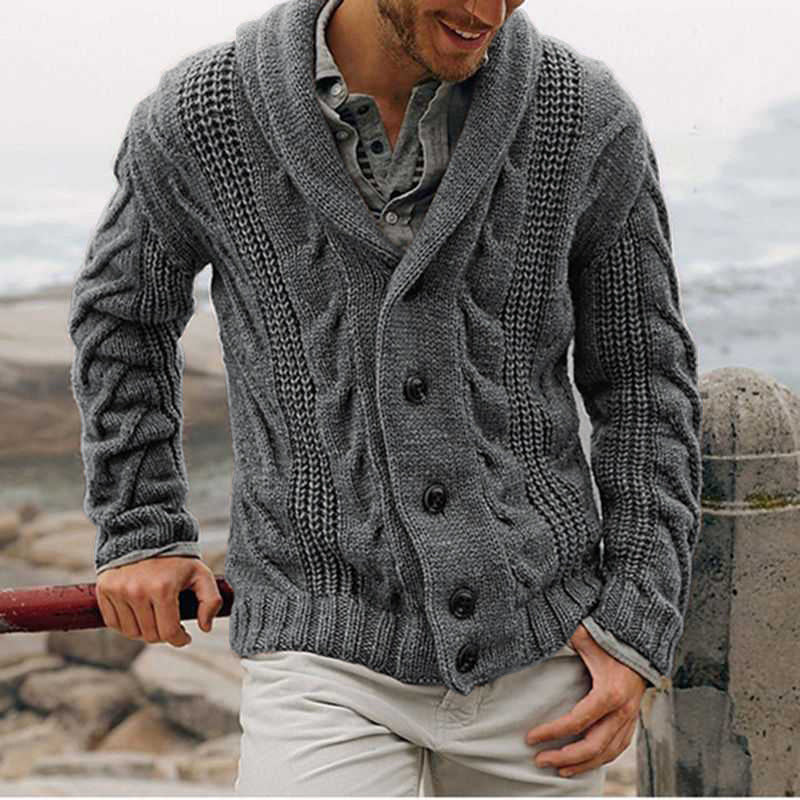 Herren Strickjacke mit modernem Zopfmuster und hohem Kragen Krohn-e