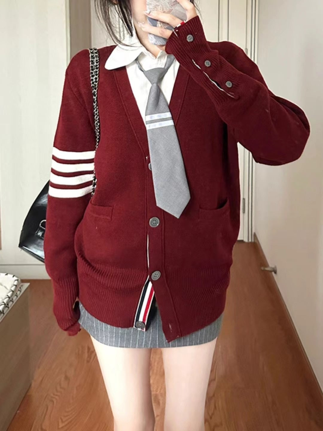 Damen Strickjacke mit hohen Taschen und grafischen Akzenten Krohn-e