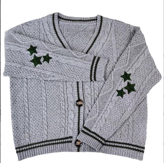 Damen Grobstrickjacke mit einzigartiger Zopfstruktur und dekorativen Sternen Krohn-e